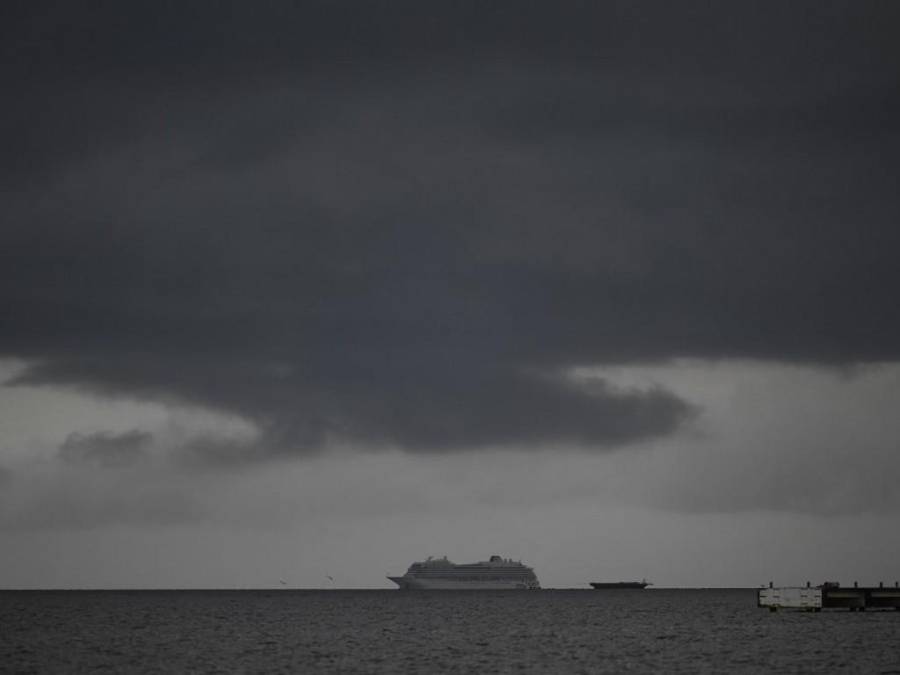 Belice se prepara para embate del huracán Lisa tras su paso por zona insular de Honduras