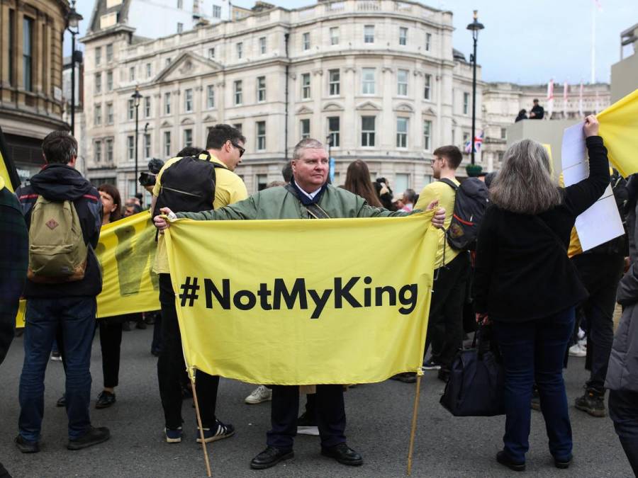 “No es mi rey”: coronación de Carlos III marcada por las protestas