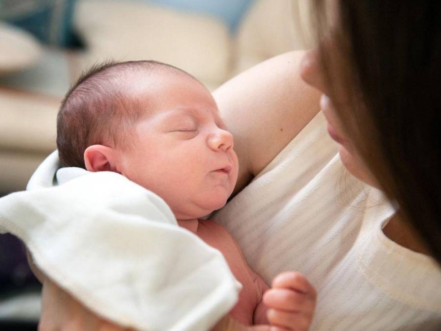 ¿No sabes cómo expresarle tu amor? Las mejores frases cortas para el Día de la Madre