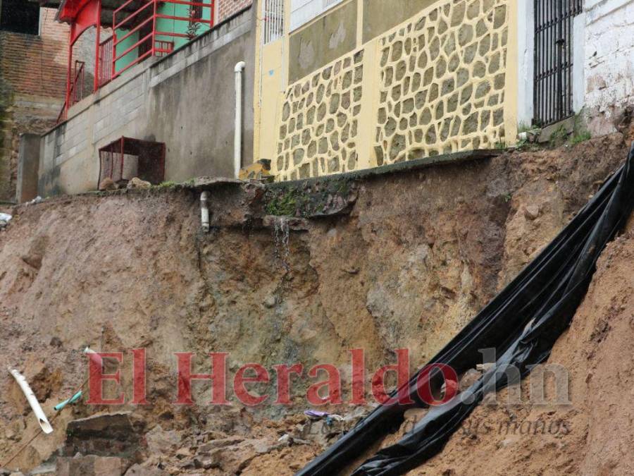 Se agudiza situación en la Guillén por fuertes lluvias producto de la tormenta Julia (Fotos)
