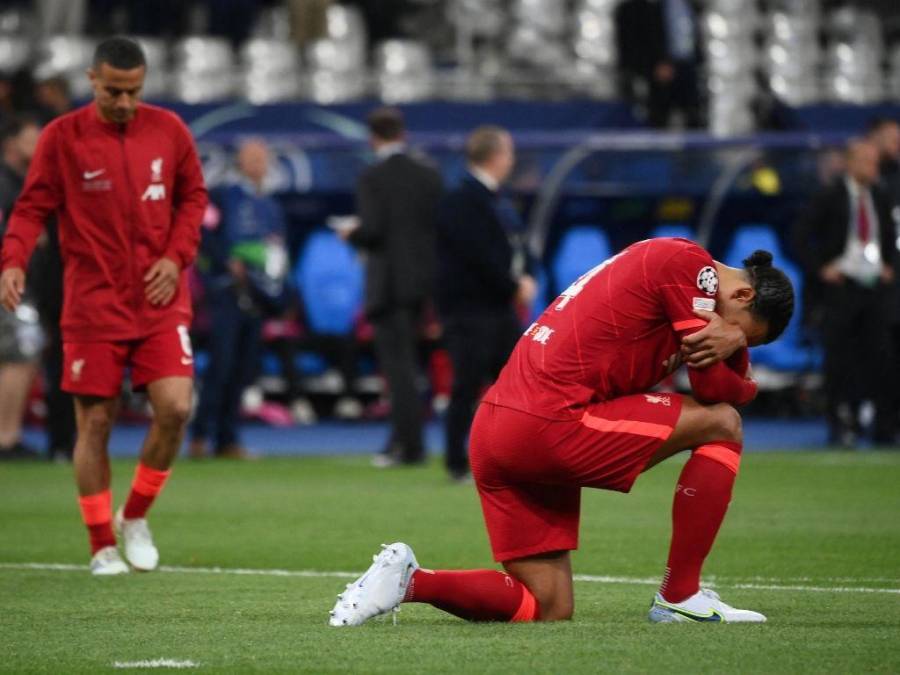 Desconsuelo y tristeza en los rostros del Liverpool tras perder la final de la Champions ante Real Madrid