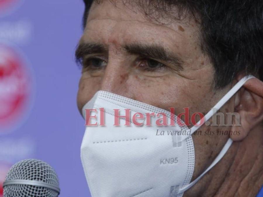 Así fue presentado Héctor Vargas como nuevo DT del Real España (Fotos)