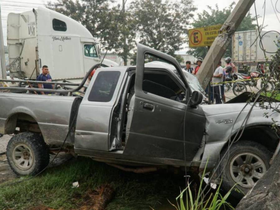 Imágenes del fatal accidente de un pick up en Choloma