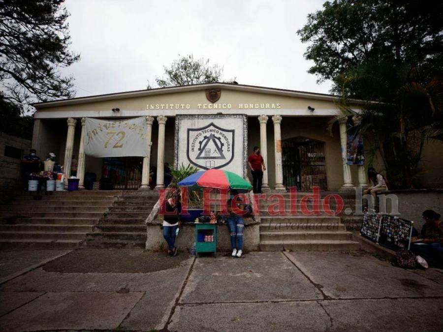 Así se vivió el retorno a clases presenciales en los centros educativos de la capital (Fotos)