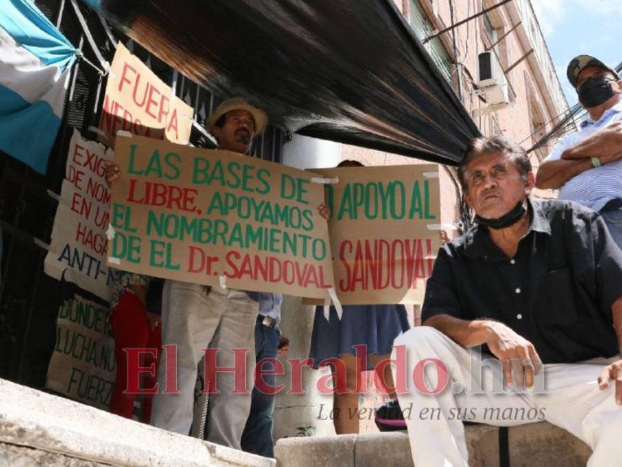 Bases de Libre de Choluteca protestan frente a la Sesal exigiendo nombramientos