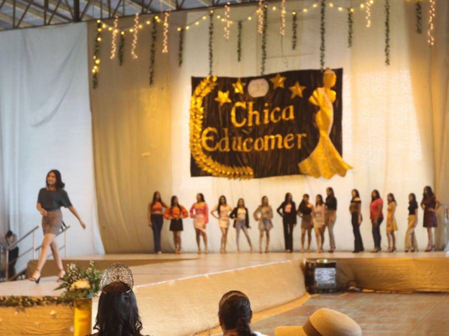 Así se vivió la elección de la “Chica del Comercio 2023” en el Instituto Central Vicente Cáceres