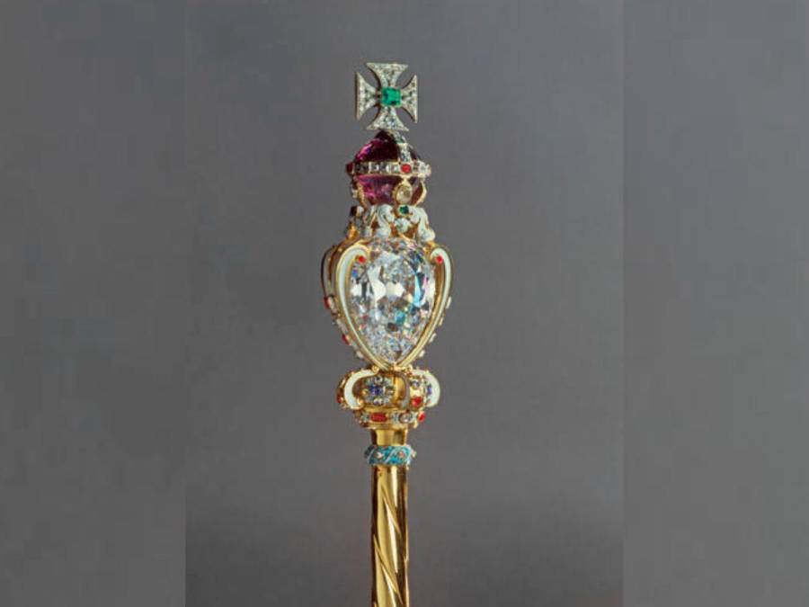 Las joyas y reliquias que ligan la coronación de Carlos III a la historia de la monarquía