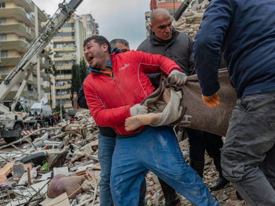 Las 20 imágenes más impactantes del terremoto en Turquía y Siria