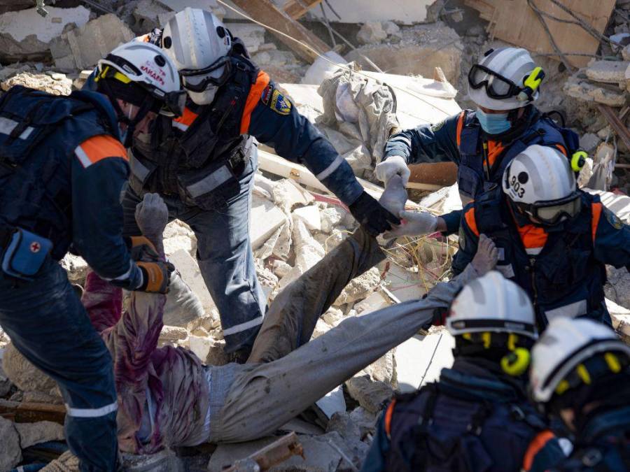 Las 20 imágenes más impactantes del terremoto en Turquía y Siria