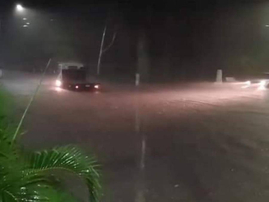 Por frente frío: las imágenes que dejan las fuertes inundaciones en La Ceiba