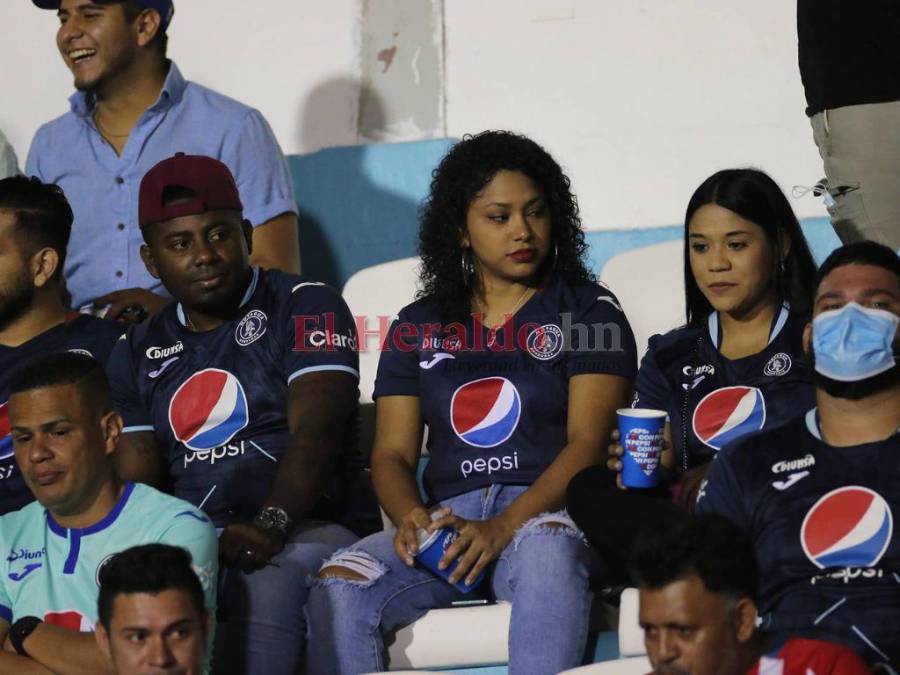 FOTOS: Las bellas aficionadas que llegaron al estadio Nacional a disfrutar del Motagua vs Olimpia en Liga Concacaf 2022