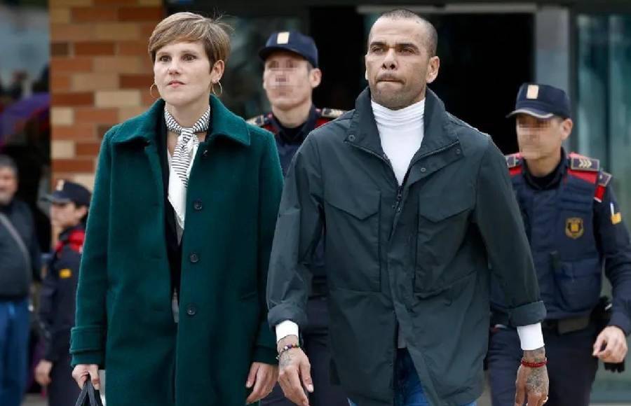 Dani Alves y la decisión que tomó con el padre de Neymar tras su libertad