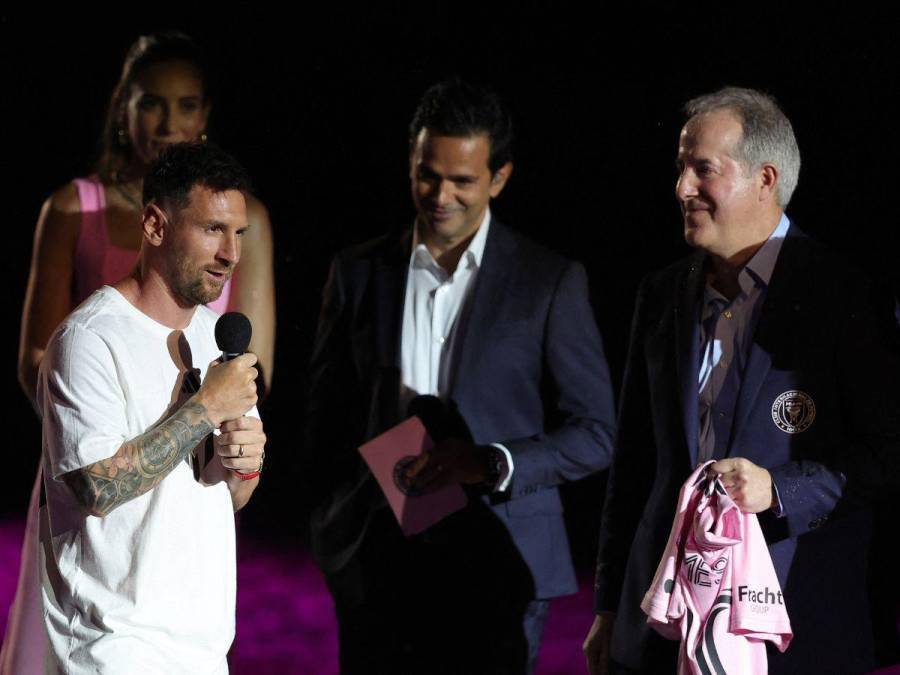 Messi habla durante su presentación en Inter Miami.