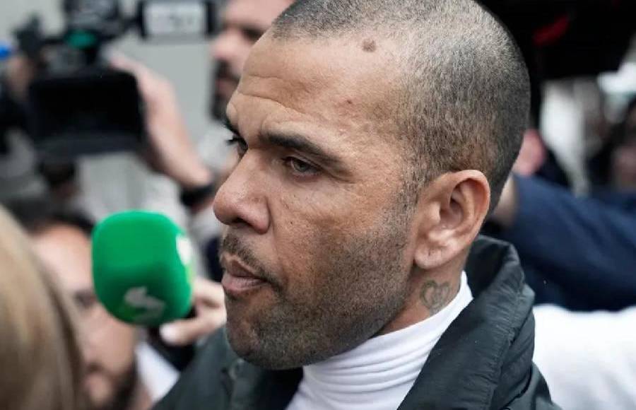 Dani Alves y la decisión que tomó con el padre de Neymar tras su libertad