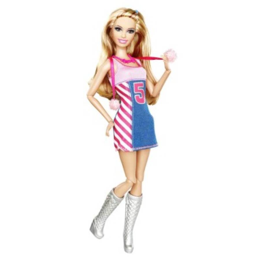 Amy Schumer se convierte en una sensual barbie de talla grande