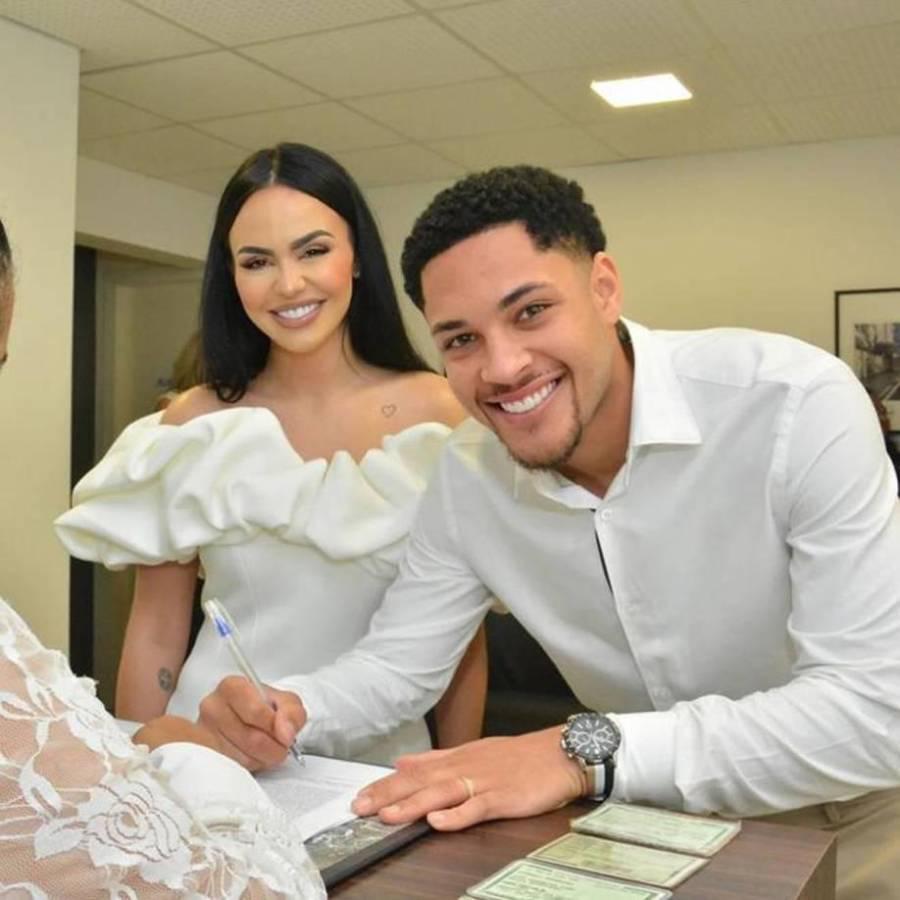 Esposa de jugador del Barcelona sorprende al anunciar que se separa tras un año de matrimonio