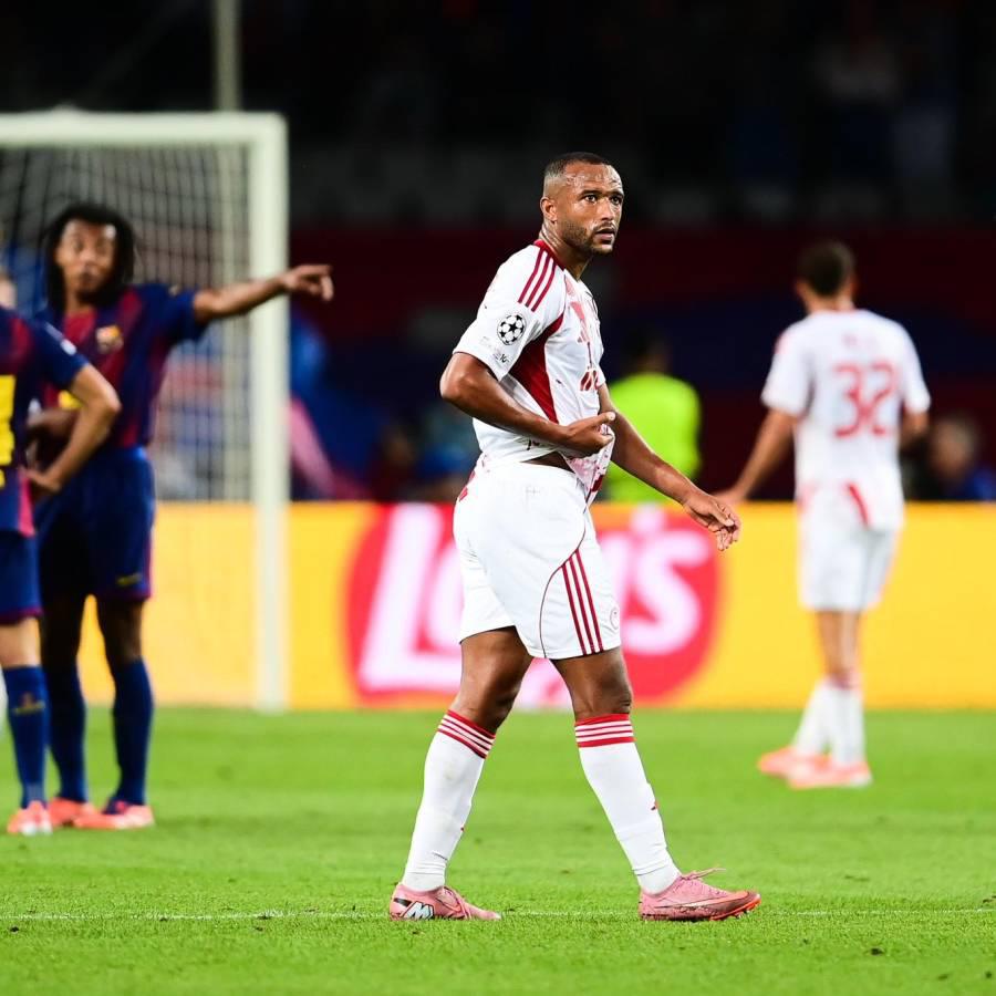 Polémica arbitral a favor de Barcelona en Champions, beso de Yamal, MVP del partido y niño deslumbra