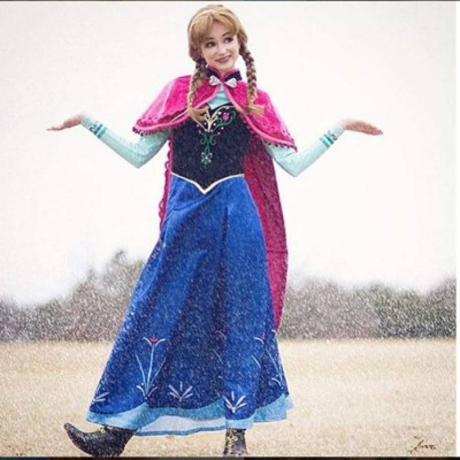 Joven gasta miles de dólares para transformarse en las princesas de Disney