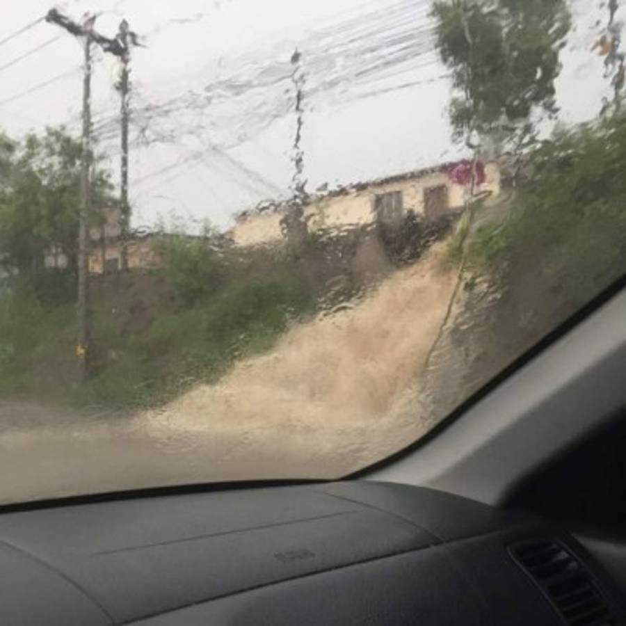 Lluvias dejan graves daños en la capital hondureña