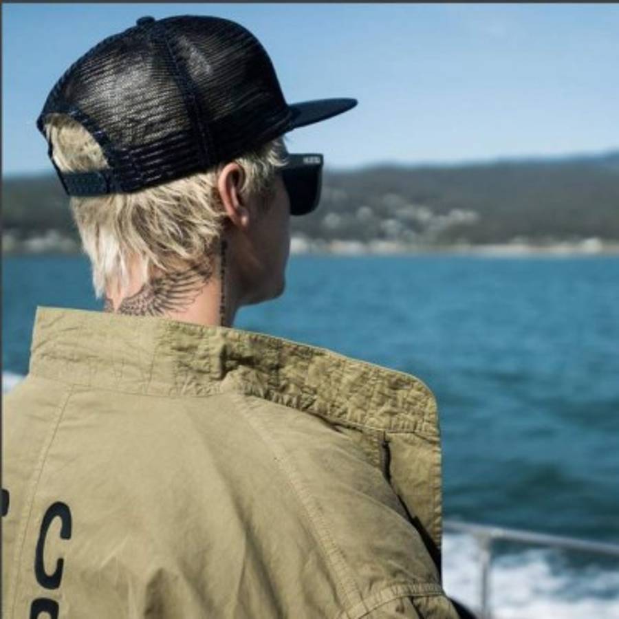 Justin Bieber publica foto desnudo durante sus vacaciones