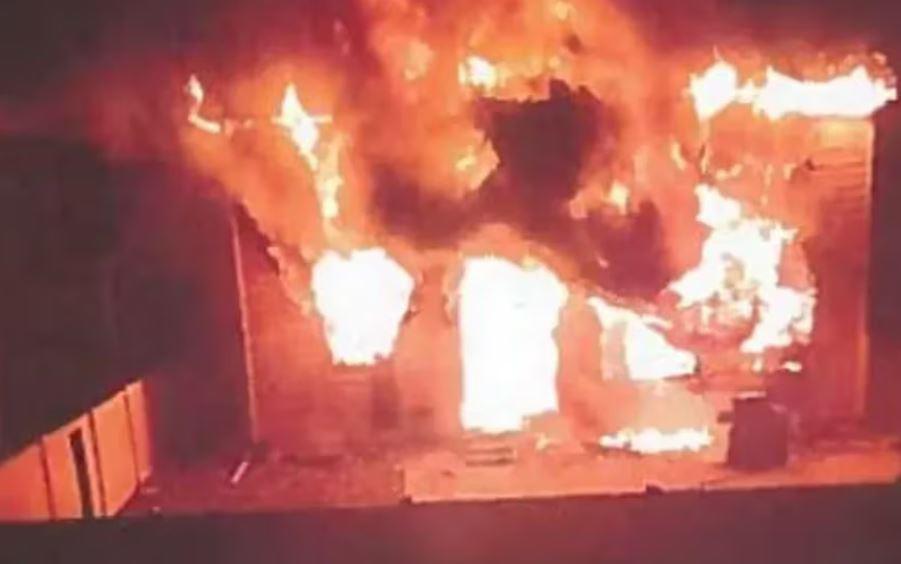 Robaron su iPhone y en venganza mató a una familia al quemar la casa equivocada