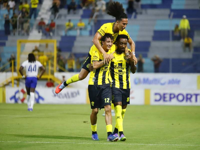 Real España se impone ante el Génesis PN y va a marcha perfecta en el Apertura
