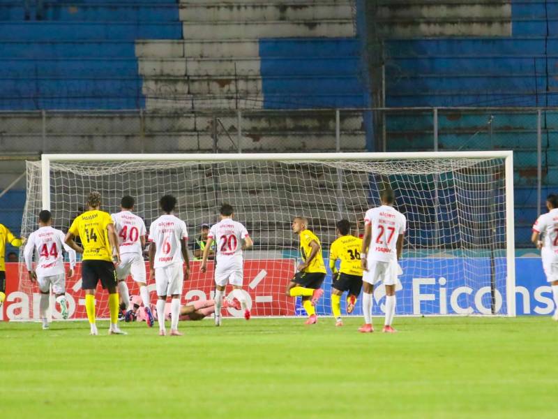Olimpia terminó sufriendo en triunfo sobre Real España por triangular del Clausura