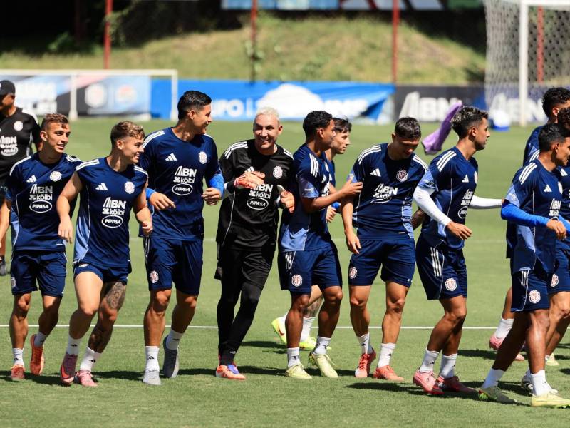 Piojo Herrera atiza contra la prensa y advierte a Honduras previo a enfrentar a Costa Rica