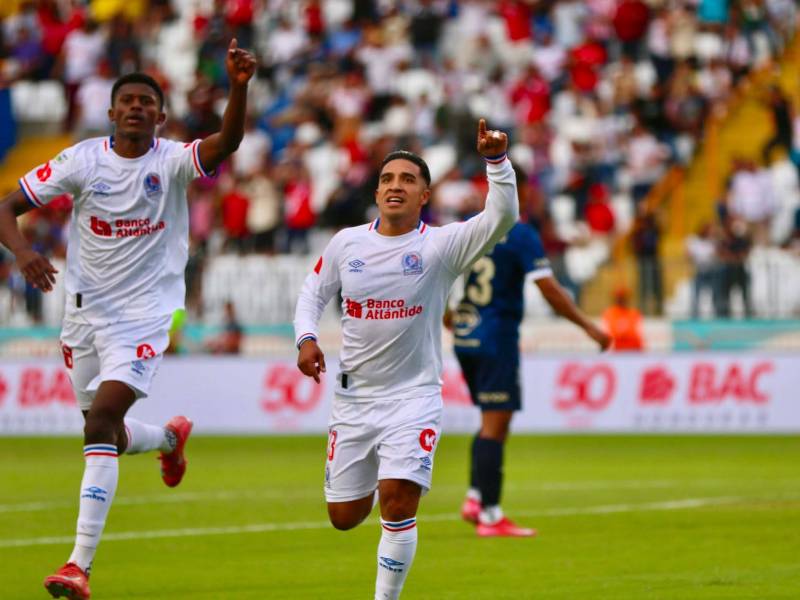 Olimpia le pasa por encima a un deslucido Motagua y siguen con racha positiva