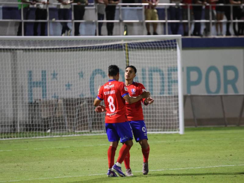 Olimpia receta paliza al Juticalpa en el Juan Ramón Brevé y acecha la cima
