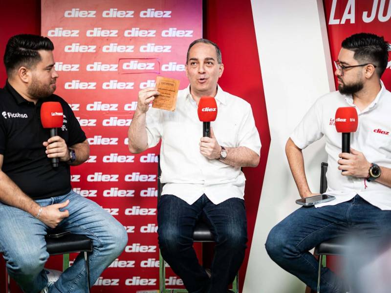 Daniel Otero da detalles de construcción de palcos del Yankel y se refiere a nuevo DT de Honduras