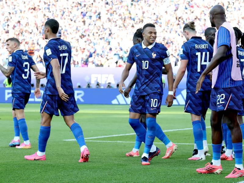 Francia sufrió para derrotar a una aguerrida Paraguay y avanzar a cuartos del Mundial