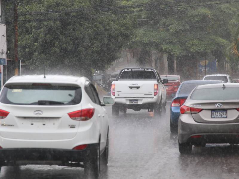 Las lluvias en Tegucigalpa continuarán durante los próximos días debido al ingreso de nuevas ondas tropicales y humedad, de acuerdo con los pronósticos de Cenaos.