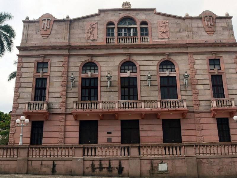 La recuperación del teatro Manuel Bonilla reporta un 40% de avace, según la SECCAPH, sin embargo, aún no hay fecha de finalización de las obras y por ende de apertura del recinto cultural.