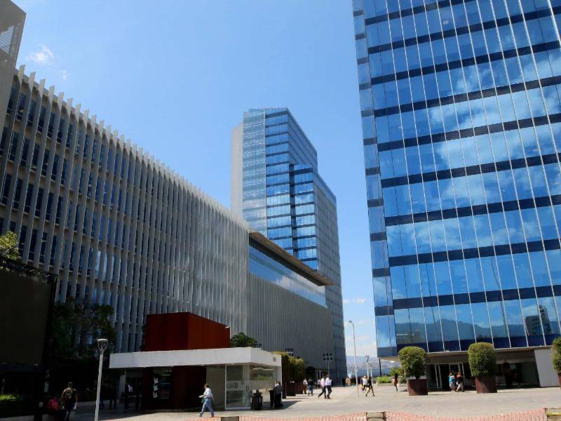El Centro Cívico Gubernamental José Cecilio del Valle (CCG) es el principal complejo de oficinas del Gobierno en Tegucigalpa. Allí funcionan instituciones públicas que antes estaban distribuidas en distintos edificios de la capital.
