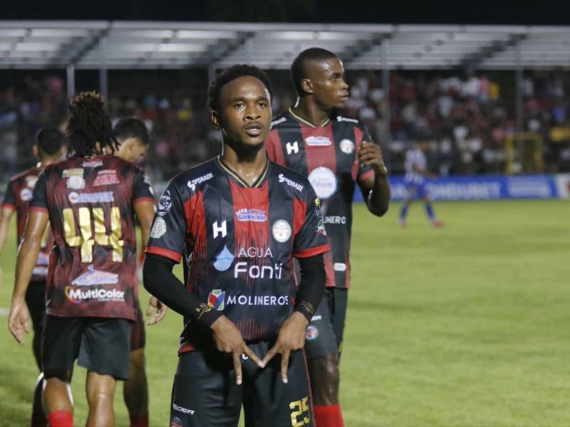 Choloma derrota al Victoria con golazos de Marco Aceituno y Bryan Félix