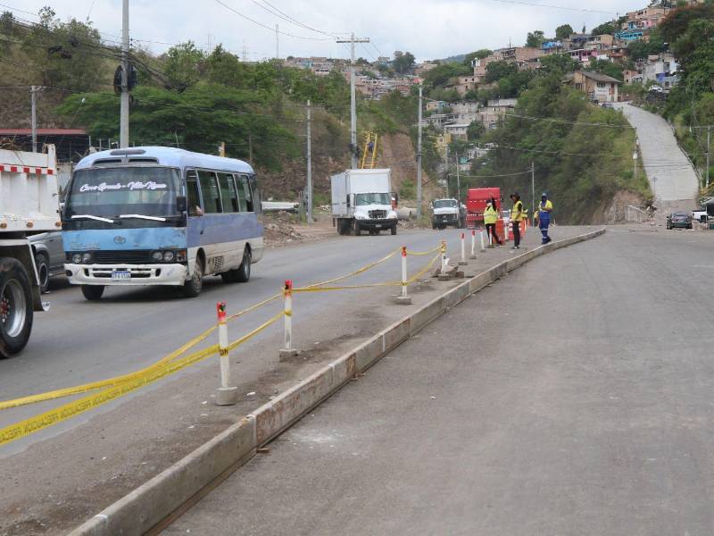 Pie de foto: La Secretaría de Infraestructura y Transporte informó que la ampliación de la salida a Olancho registra avances en su etapa final y prevé concluir los trabajos en agosto.