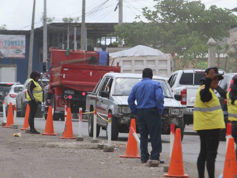La SIT integró un equipo de Movilidad Urbana para brindar seguridad a los que trabajan en la obra.