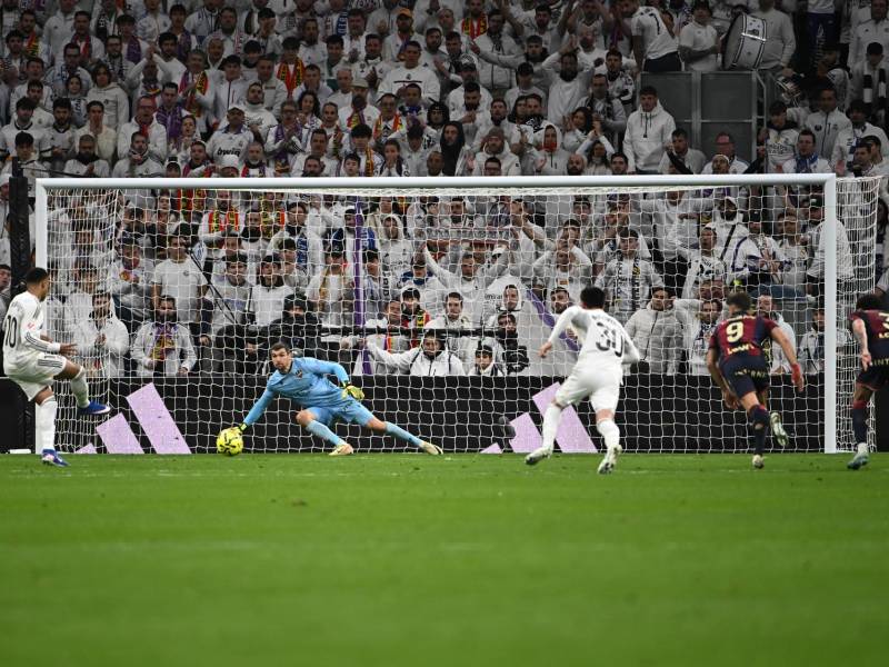 Real Madrid derrota al Levante en medio del caos y se acerca a Barcelona en LaLiga