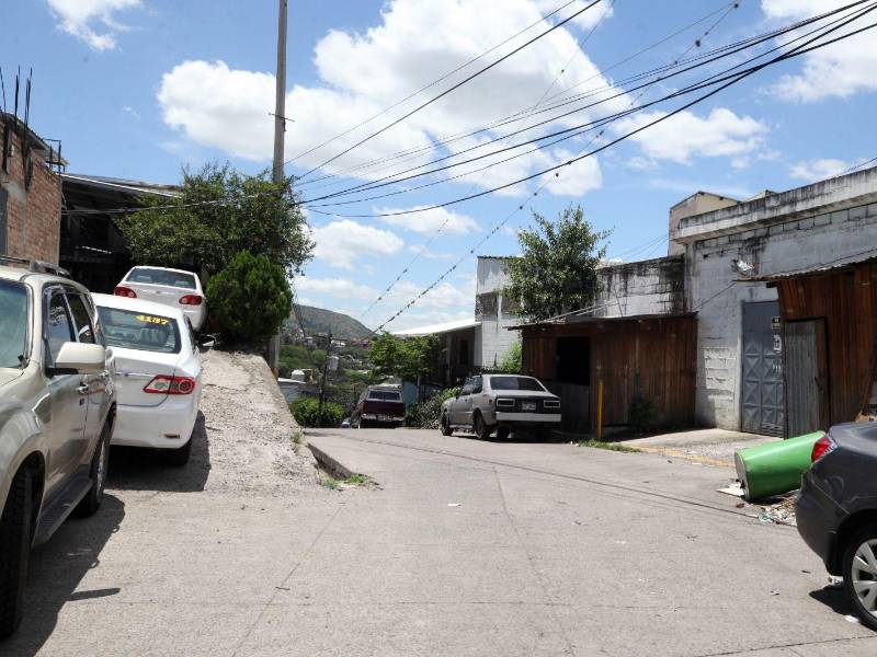 Pobladores de la colonia Nueva Esperanza, en el sector Las Flores protestaron este viernes, ya que llevan mas de 90 dias sin el suministro