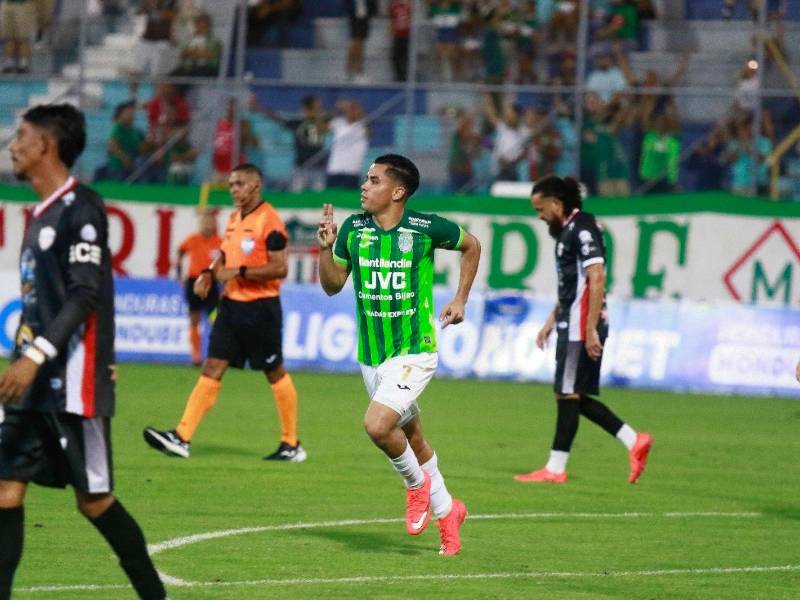 Isaac Castillo sentenció la goleada del Marathón sobre el Estrella Roja en la cancha del estadio Morazán.