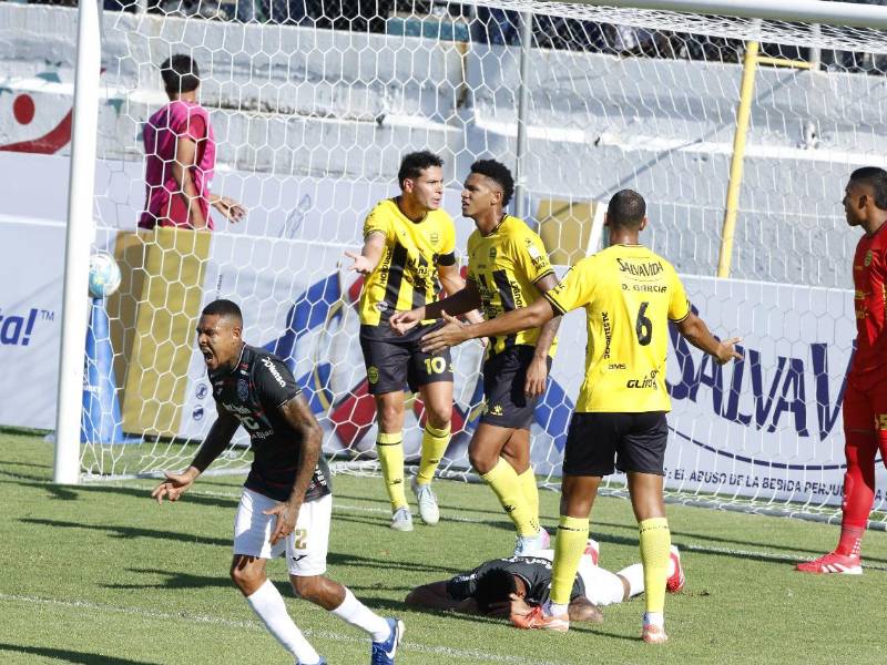Real España derrota a Marathón en el clásico sampedrano y lo baja de las nubes