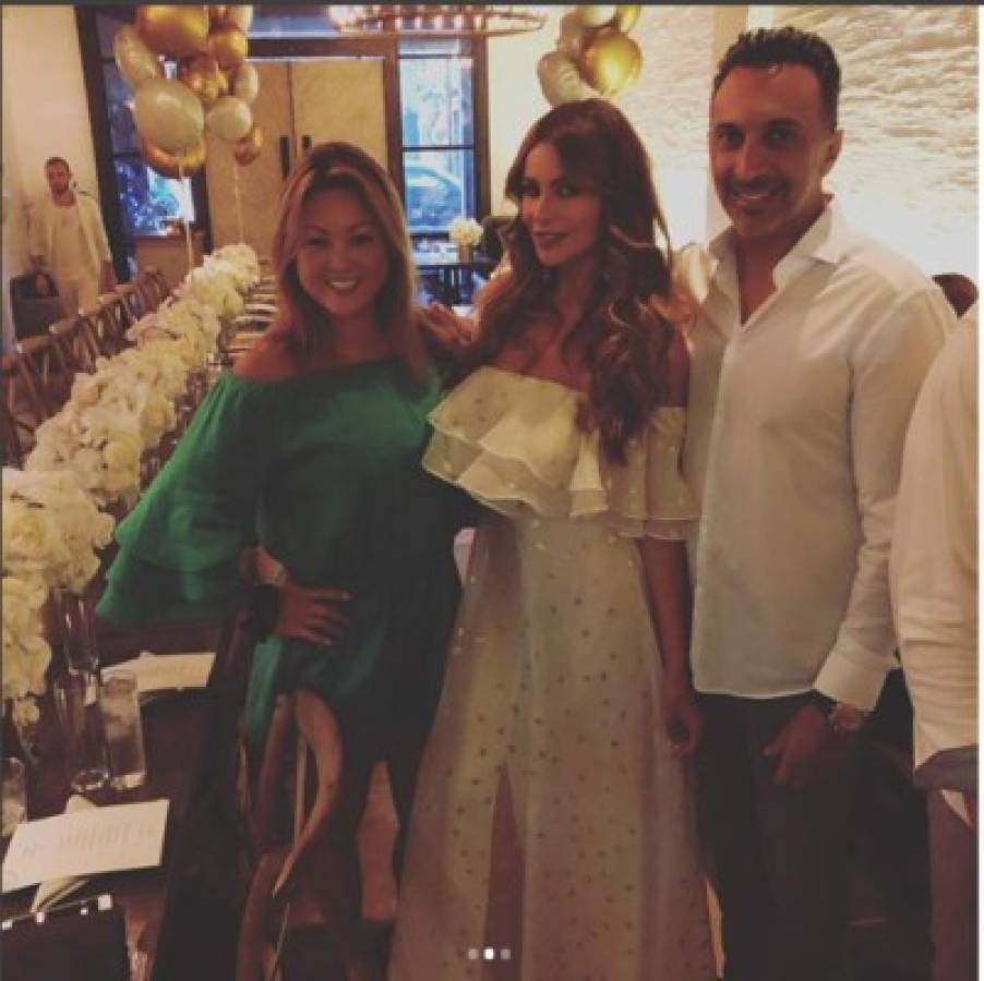 Sofía Vergara celebra su cumpleaños con bombos y platillos