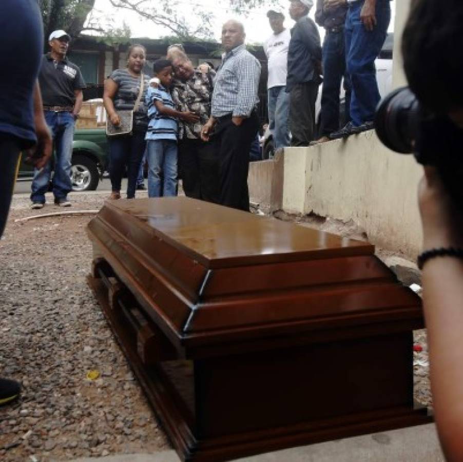 Impotencia y dolor por masacre en la Arturo Quezada