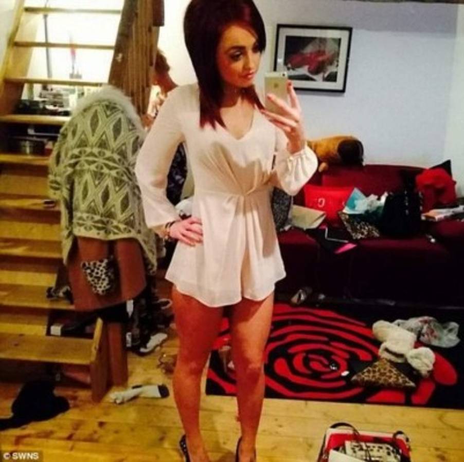 Facebook se niega a borrar fotos de exnovio asesino posando al lado de su víctima