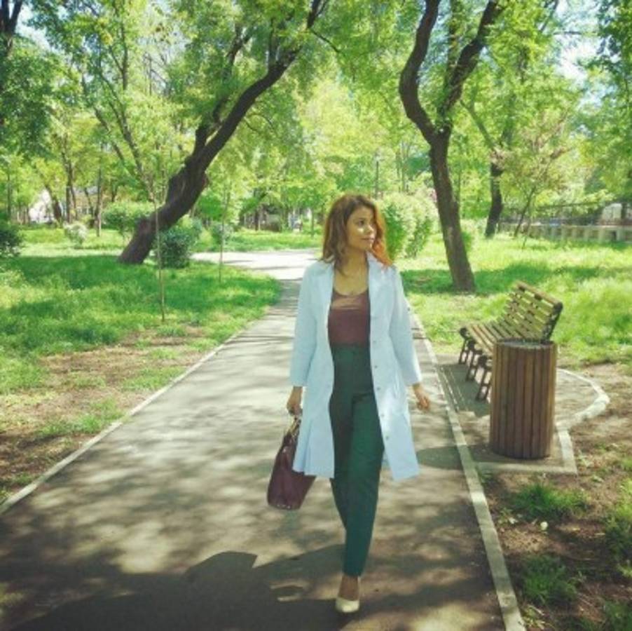 Multifacética bloguera hondureña brilla en Rumania