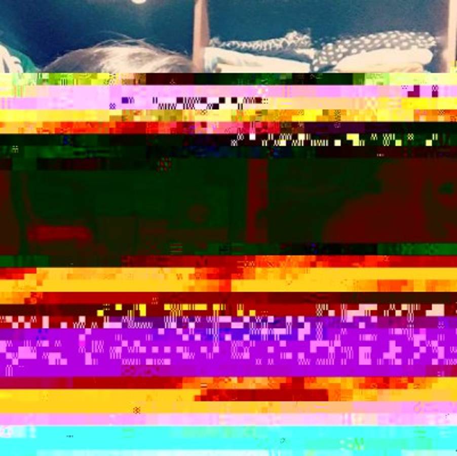 Así posó con su cara totalmente lavada.