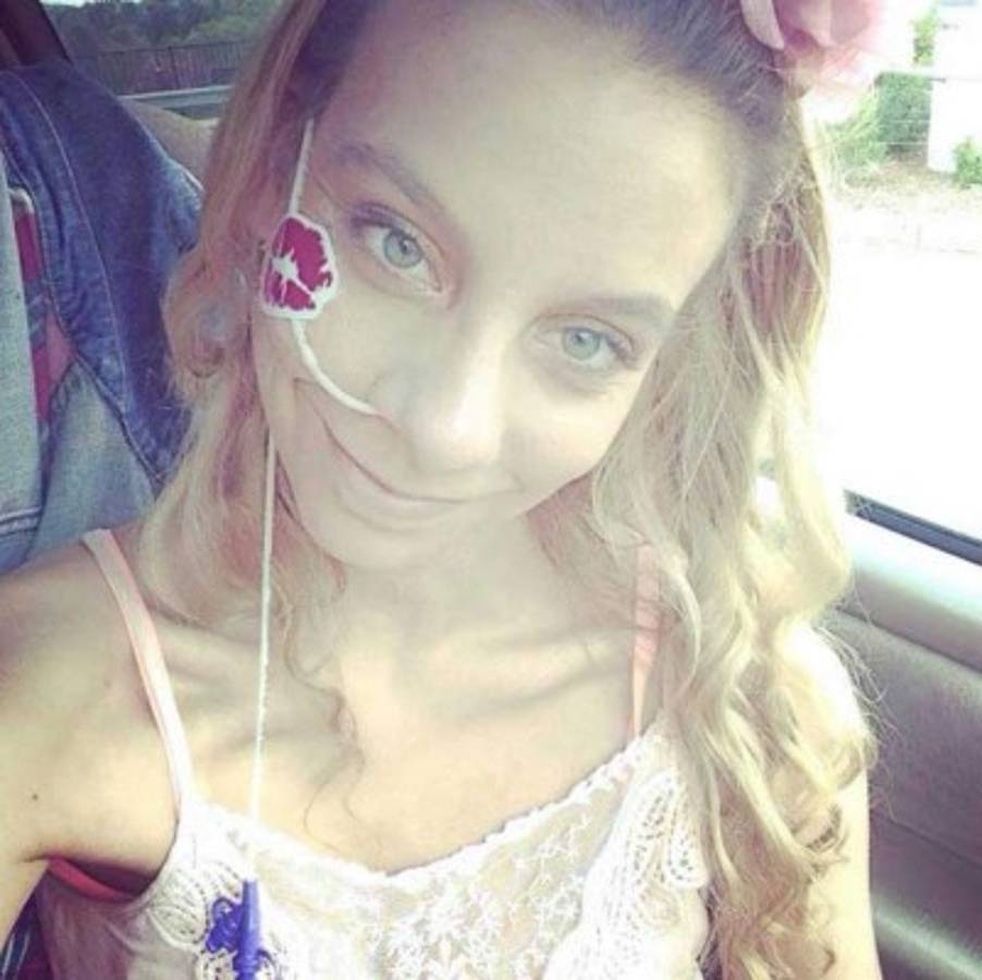 Él escribió 'sonrie' en su café sin imaginar lo que provocaría en ella