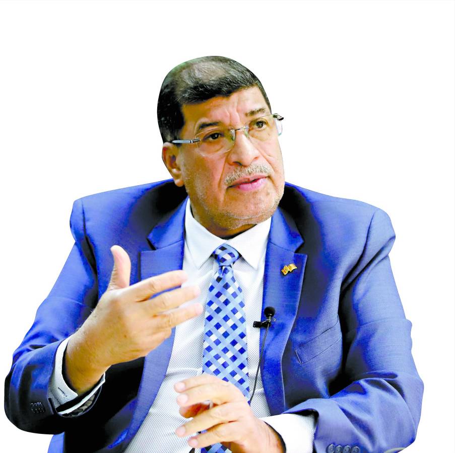 El presidente del Banhprovi, Edwin Araque, destacó las condiciones que tienen los hondureños para acceder a los préstamos hipotecarios.