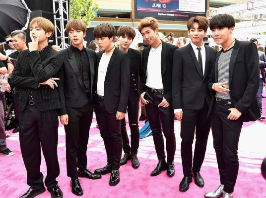 ¿Quiénes son BTS, el grupo surcoreano que causó furor en los Premios Billboard 2017?